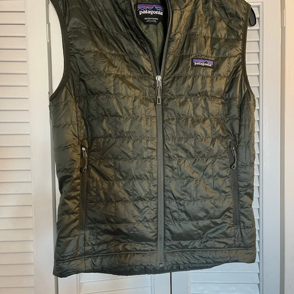 Patagonia Olive Quilted Vest - Picture 1 of 3